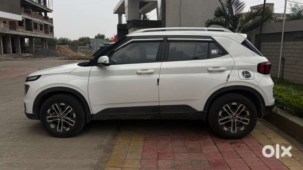 Hyundai Venue Diesel Manual 2023
