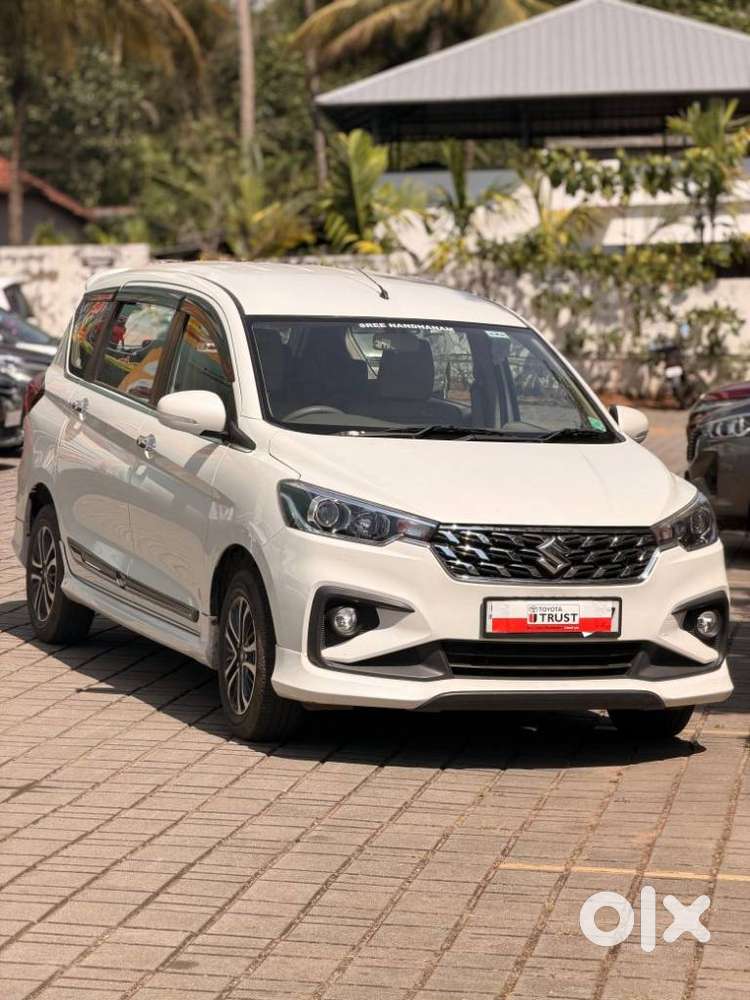 Maruti Suzuki Ertiga 1.5 Zxi Plus Shvs, 2022, Petrol