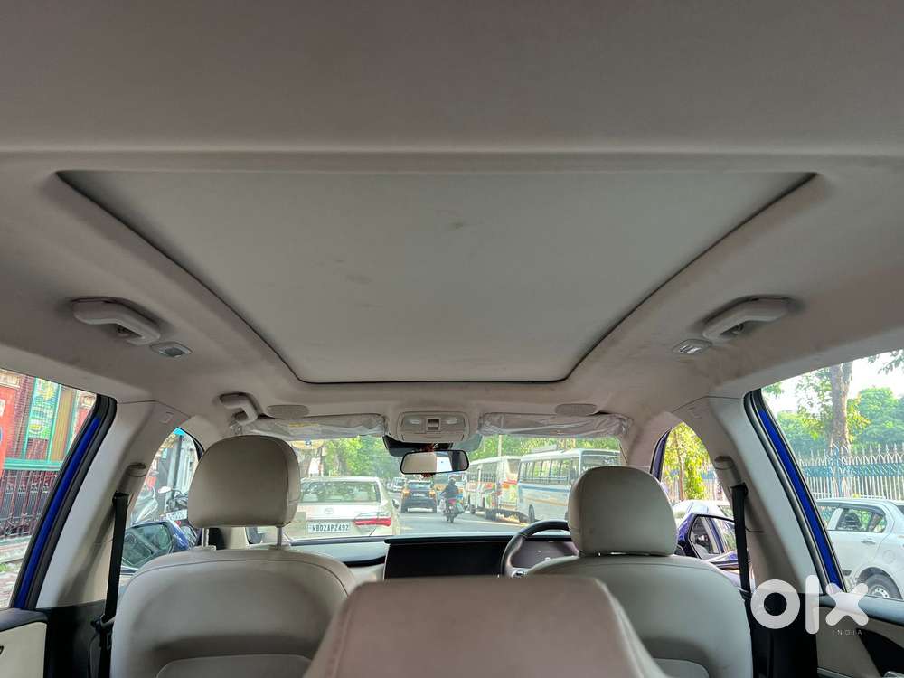 Mahindra Xuv700 2.2 Ax 7 Diesel Mt Luxury Pack Str, 2024, Diesel