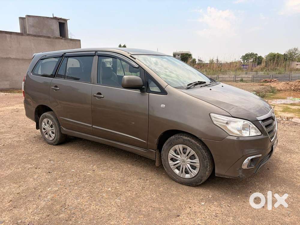 Toyota Innova 2015 Diesel Well Maintained