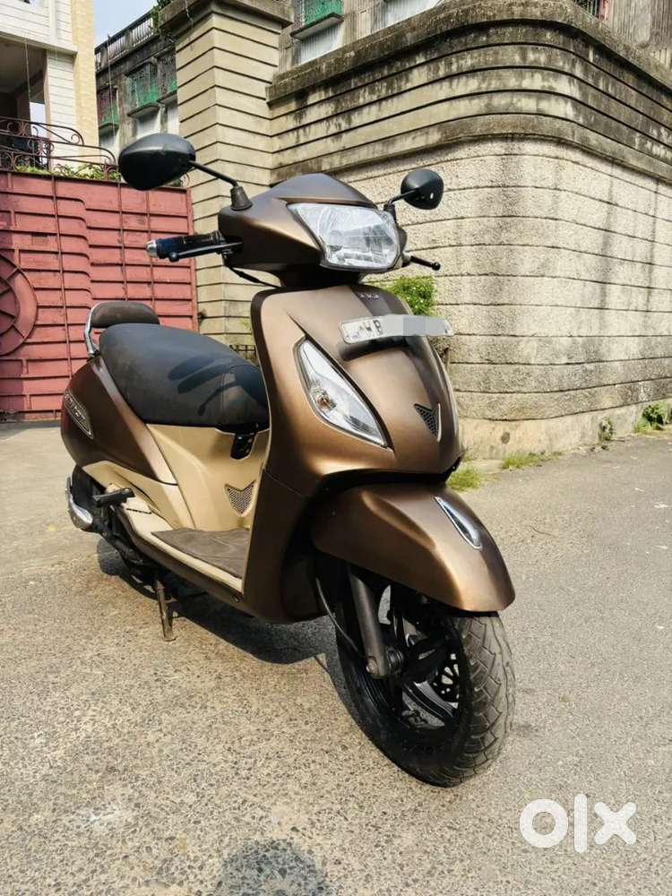 Brand new condition Jupiter Classic Disc Model Scooters 1821851032