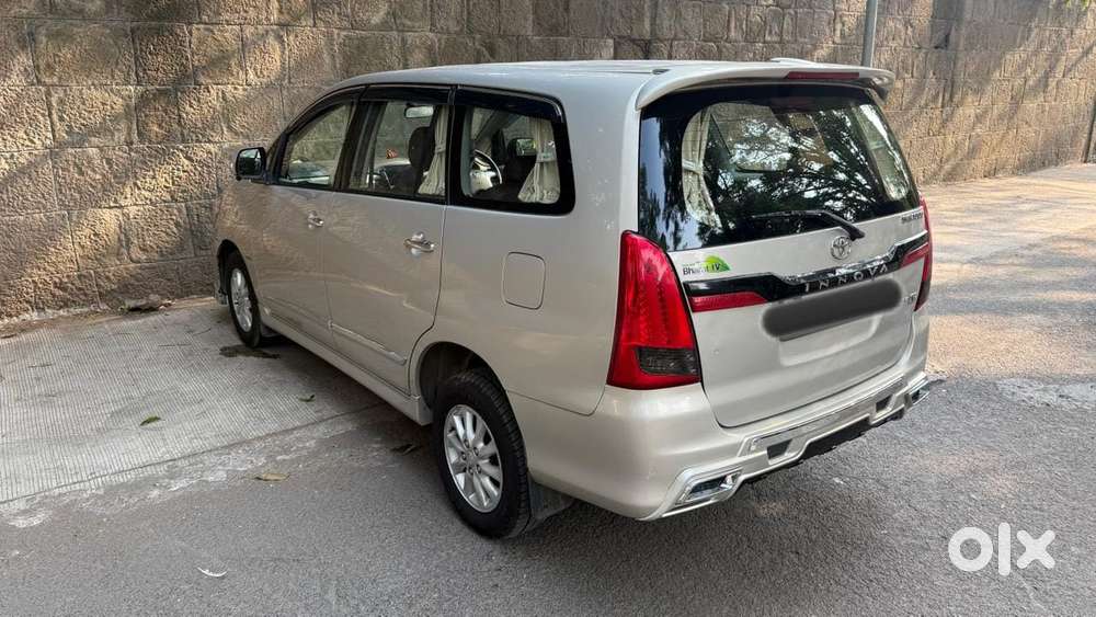 Toyota Innova 2.5 G (diesel) 8 Seater Bs Iv, 2015, Diesel