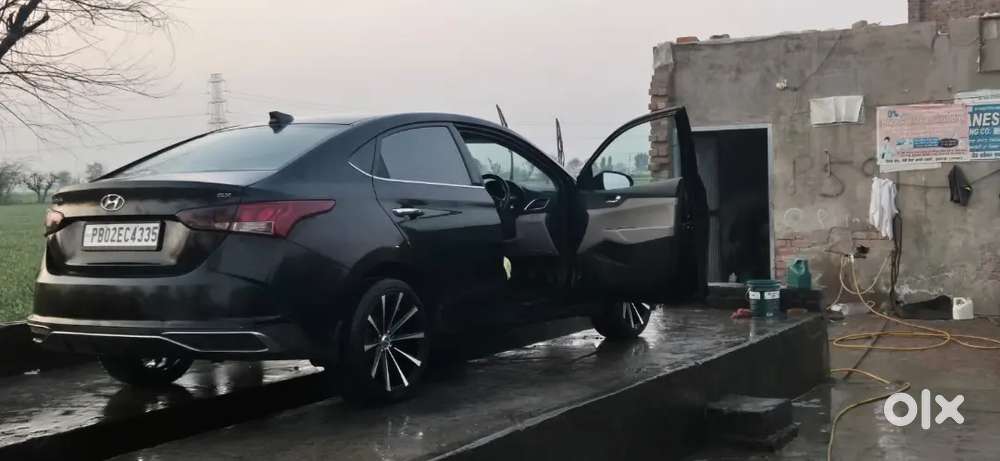 Black Verna 2021 Petrol

Fully Modified Alloy Leds Ambient Light.