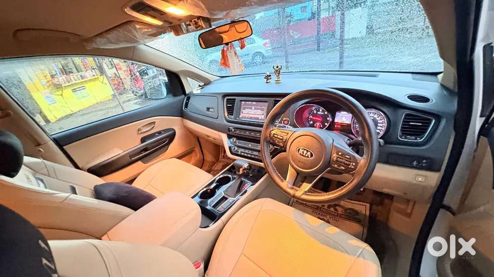 Showroom-condition Kia Carnival Premium (7-str)  Just 24,000 Km Run