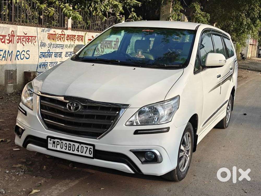 Toyota Innova 2.5 Vx 8 Seater Bs Iv, 2015, Diesel