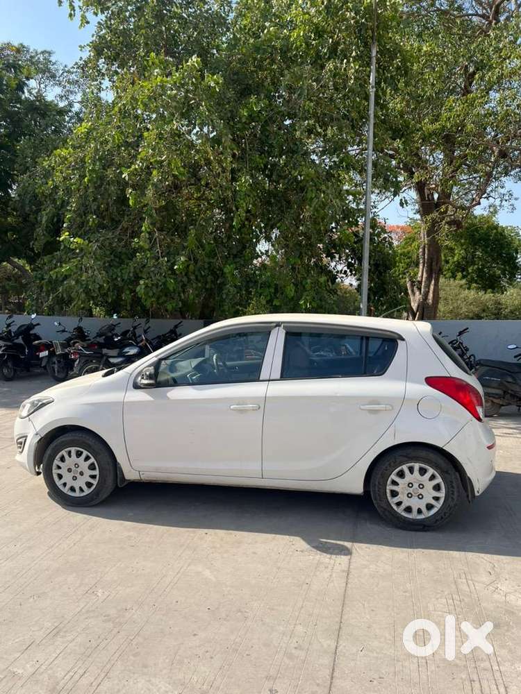 Hyundai I20 2012 Cng & Hybrids Good Condition
