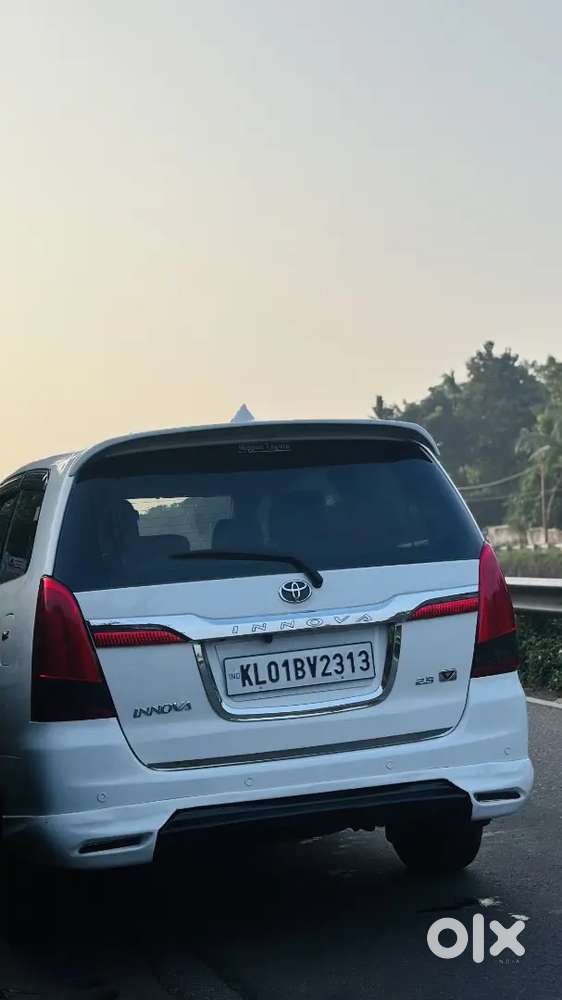 Toyota Innova Diesel 2015 Variant