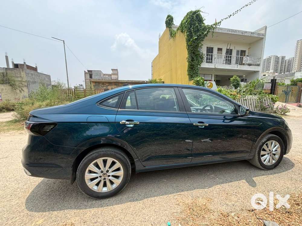 Volkswagen Virtus Petrol 2023 1.0 Liter Tsi Automatic W Service Recrd