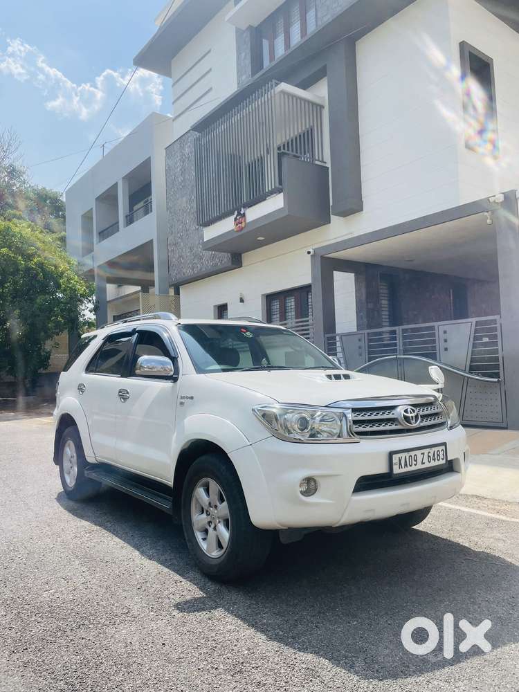 Toyota Fortuner 3.0 4x4 Manual, 2011, Diesel
