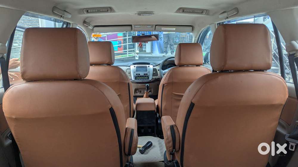 Toyota Innova 2.5 Vx 8 Seater Bs Iv, 2015, Diesel