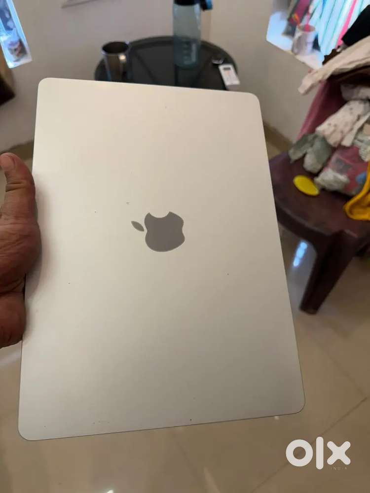 Apple macbook A2141touch bar core i7 processor