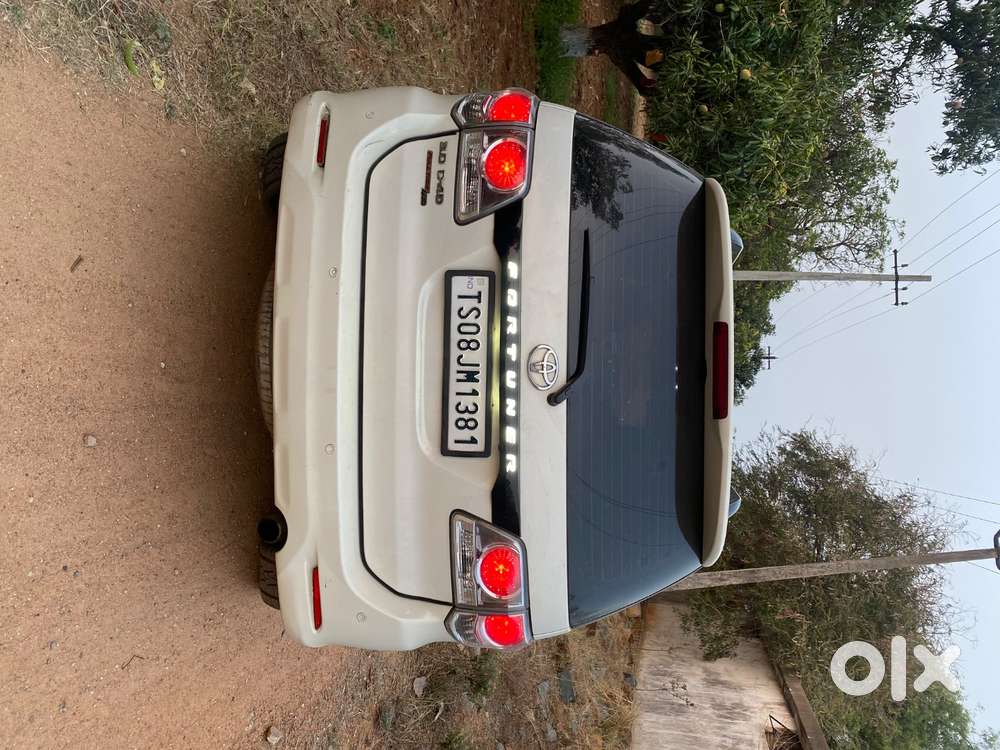 Toyota Fortuner 2013