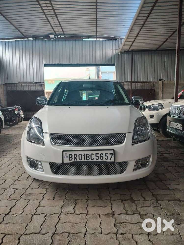 Maruti Suzuki Swift Vxi With Abs, 2011, Petrol