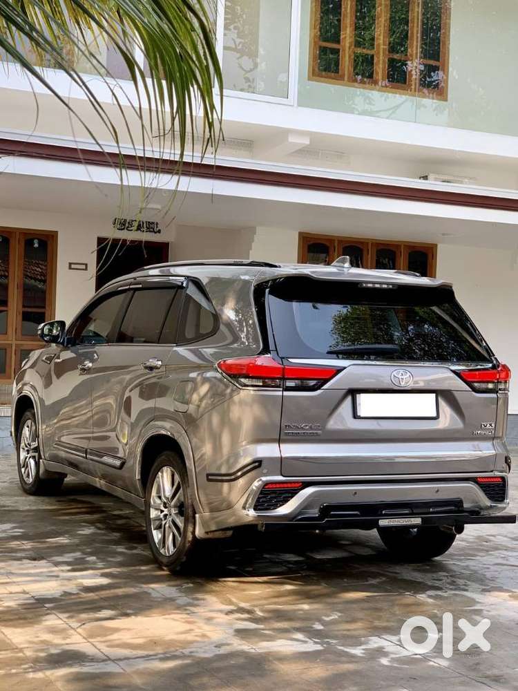 Toyota Innova Hycross 2.0 Vx Hybrid 8 Str, 2023, Petrol