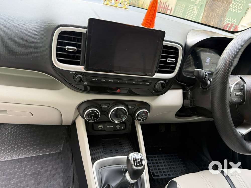 Hyundai Venue Petrol 2023