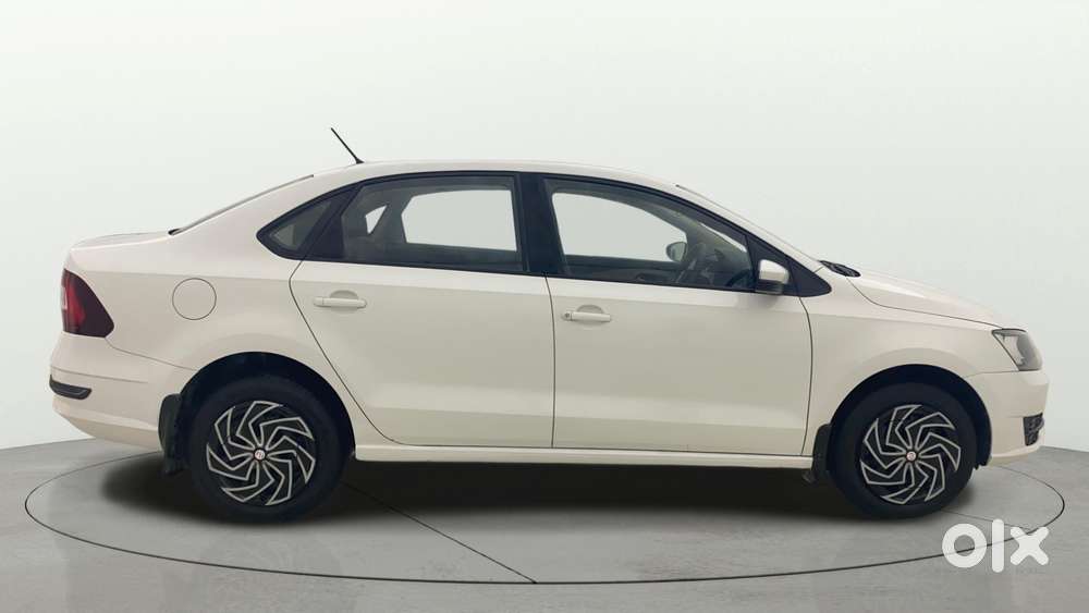 Skoda Rapid 1.0 Tsi Active, 2020, Petrol