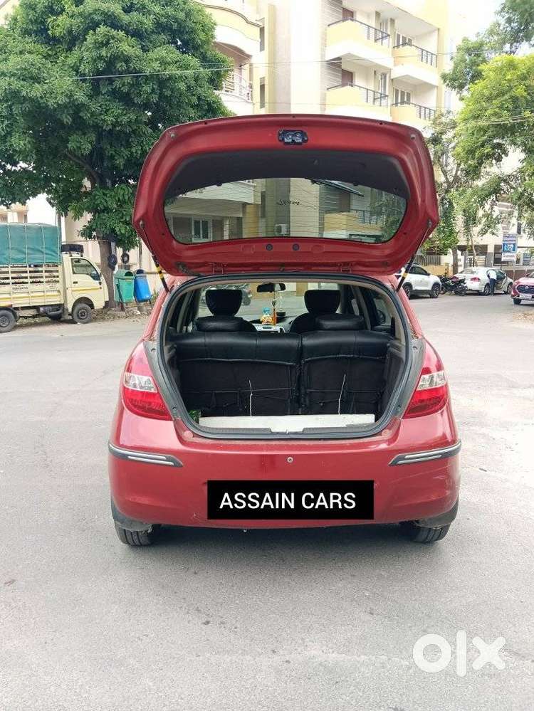 Hyundai I20 1.4 Asta (at), 2011, Petrol