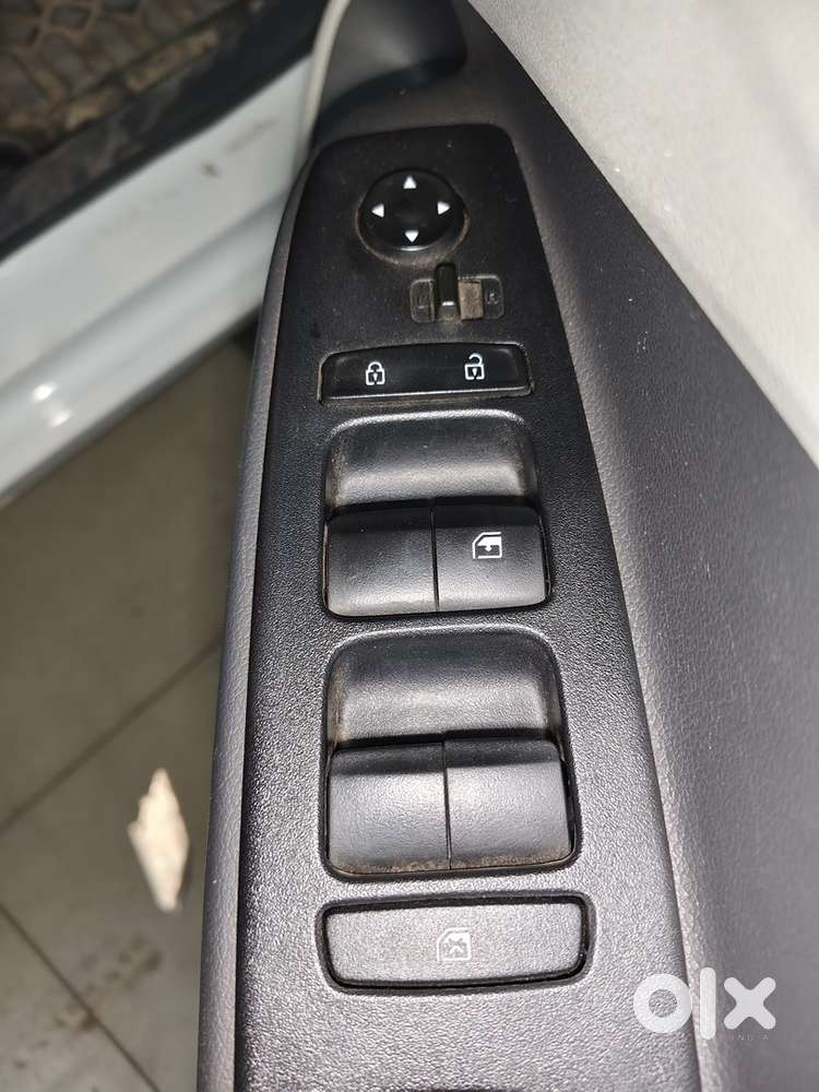 Hyundai Aura 2025 Cng & Hybrids Maintained