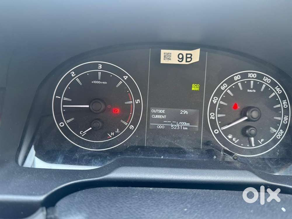 Toyota Innova Crysta 2025 Diesel 5400 Km Driven