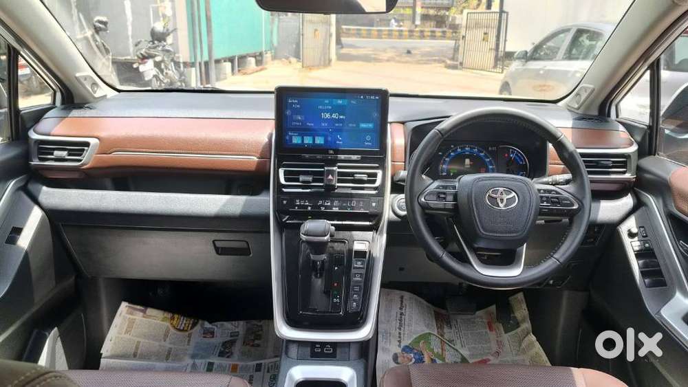 Toyota Innova Hycross 2.0 Zx Hybrid 7 Str, 2023, Petrol