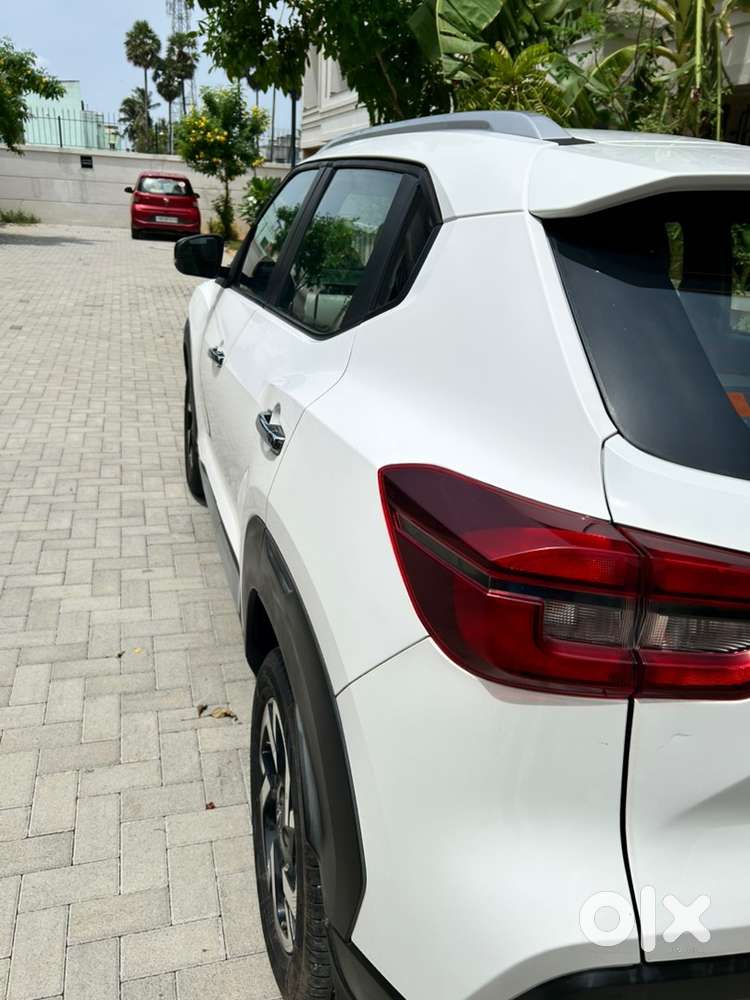 Nissan Magnite Xv Petrol 2021 - Impeccably Maintained