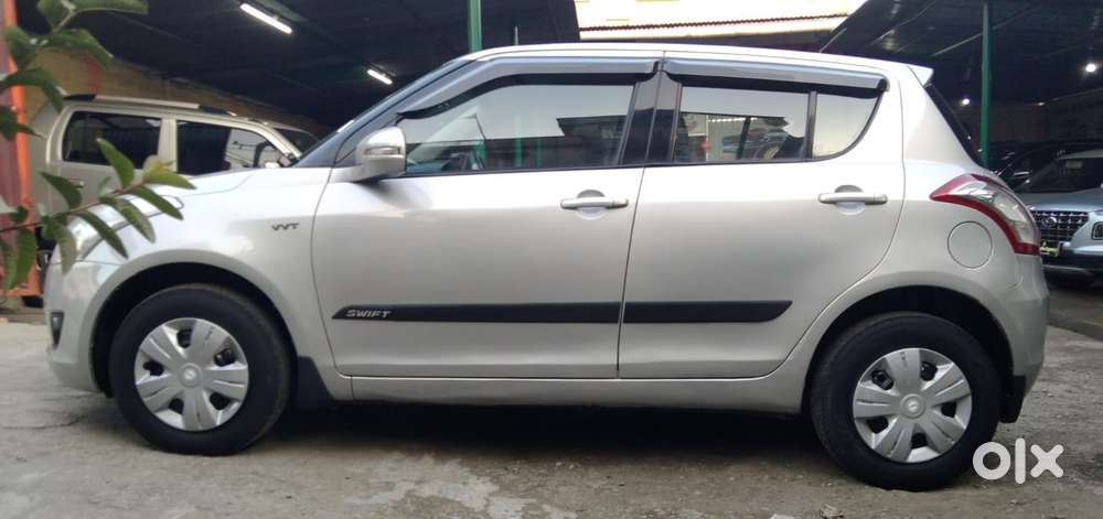 Maruti Suzuki Swift Vxi 1.2 Abs Bs-iv, 2012, Petrol