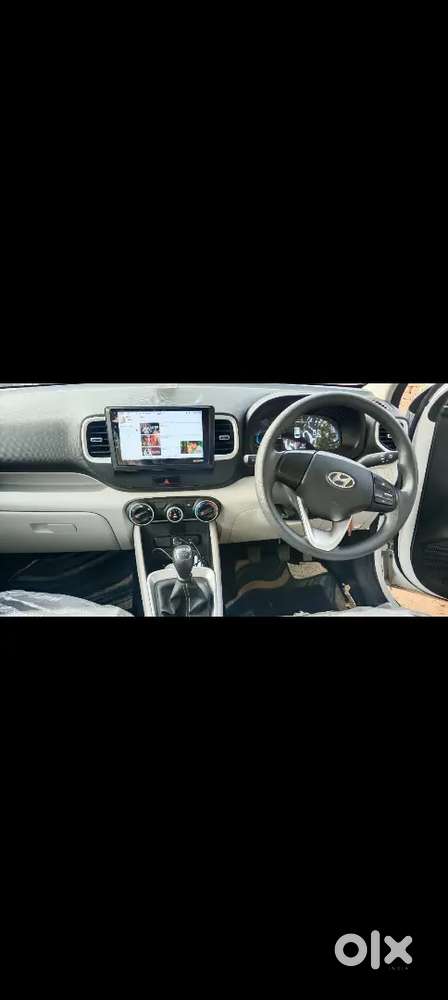 Hyundai Venue E Plus Sunroof 2025 Petrol 9800 Km Driven