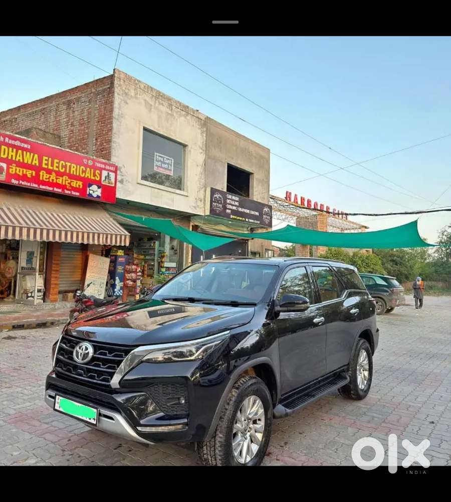 Fortuner 2024 4/4 (punjab No)