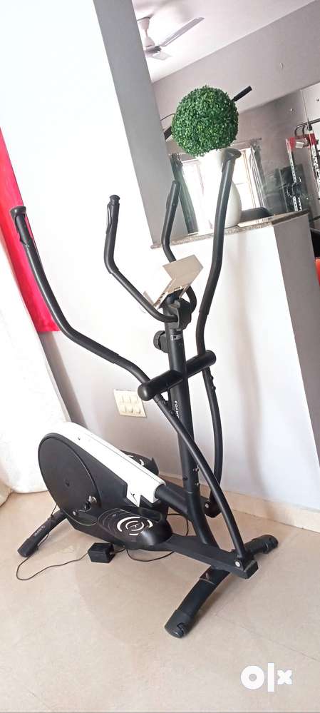 Domyos VE 680 Elliptical Cross Trainer excellent condition Gym Fitness 1768396945