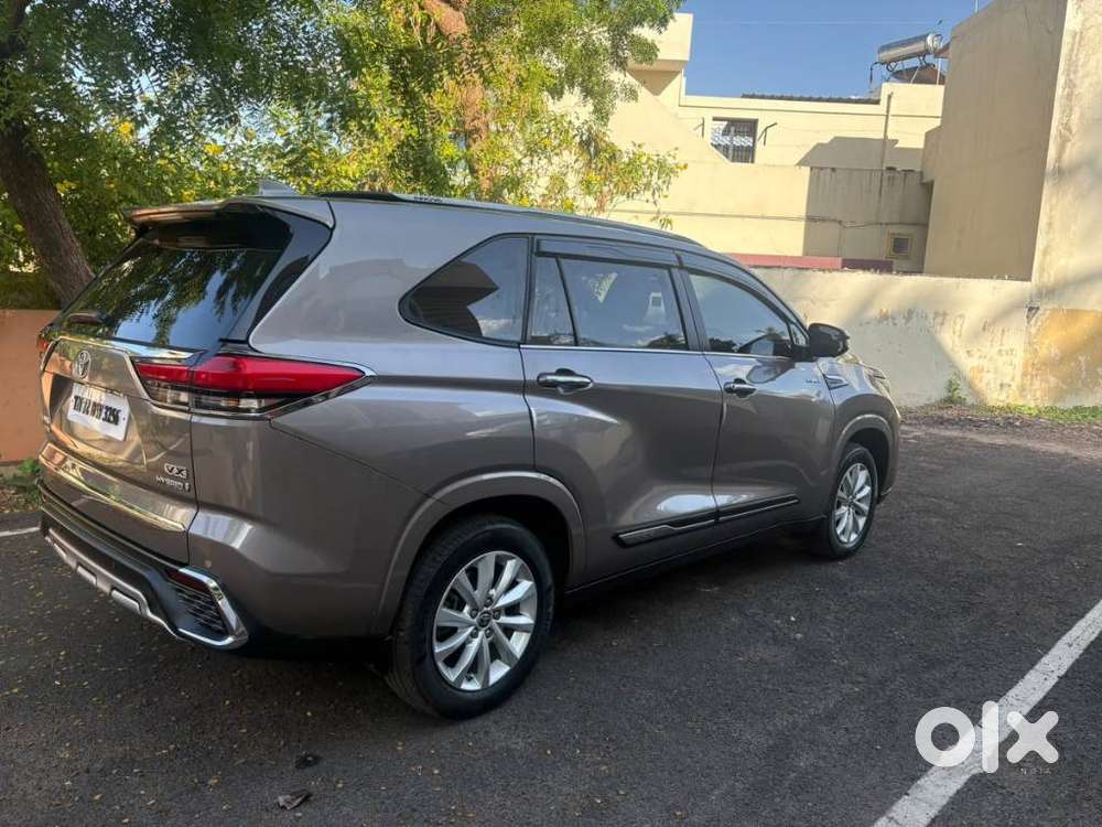 Toyota Innova Hycross 2.0 Vx Hybrid 7 Str, 2023, Petrol