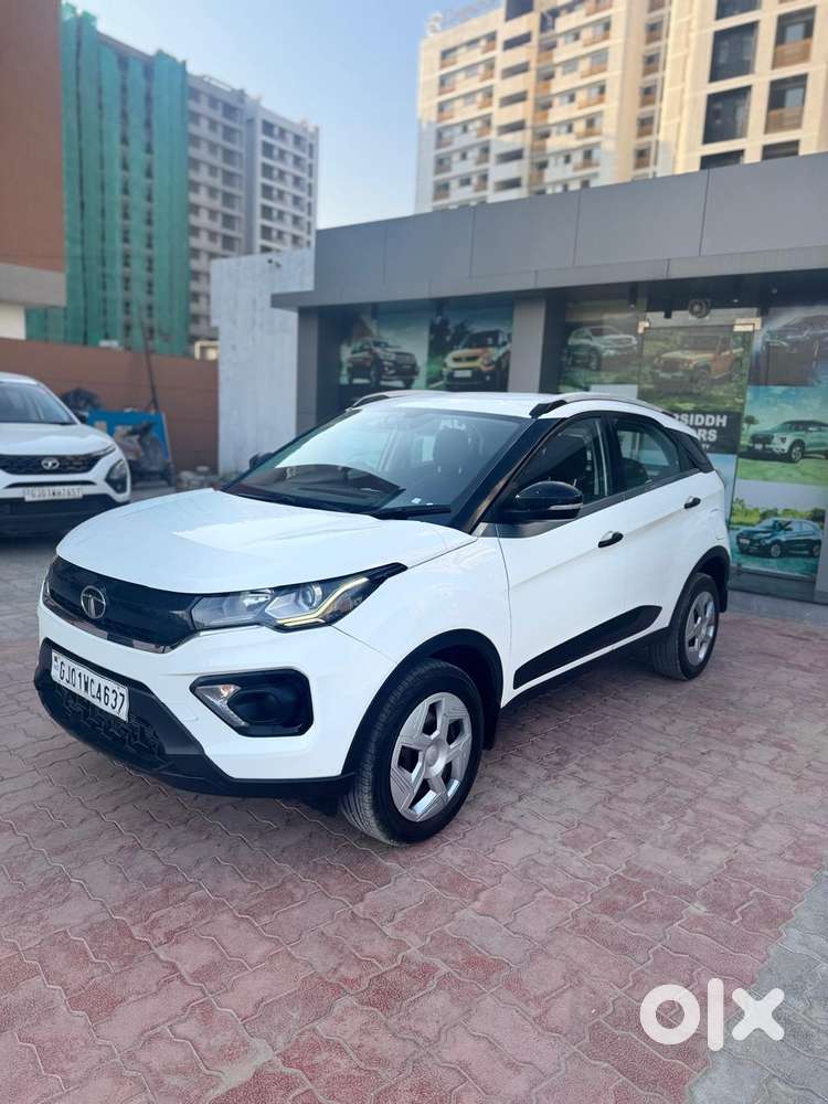 Tata Nexon 1.5 Revotorq Xm (s), 2021, Petrol