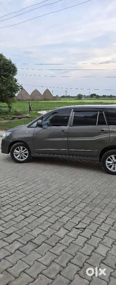 Toyota Innova 2.5 G 2015
