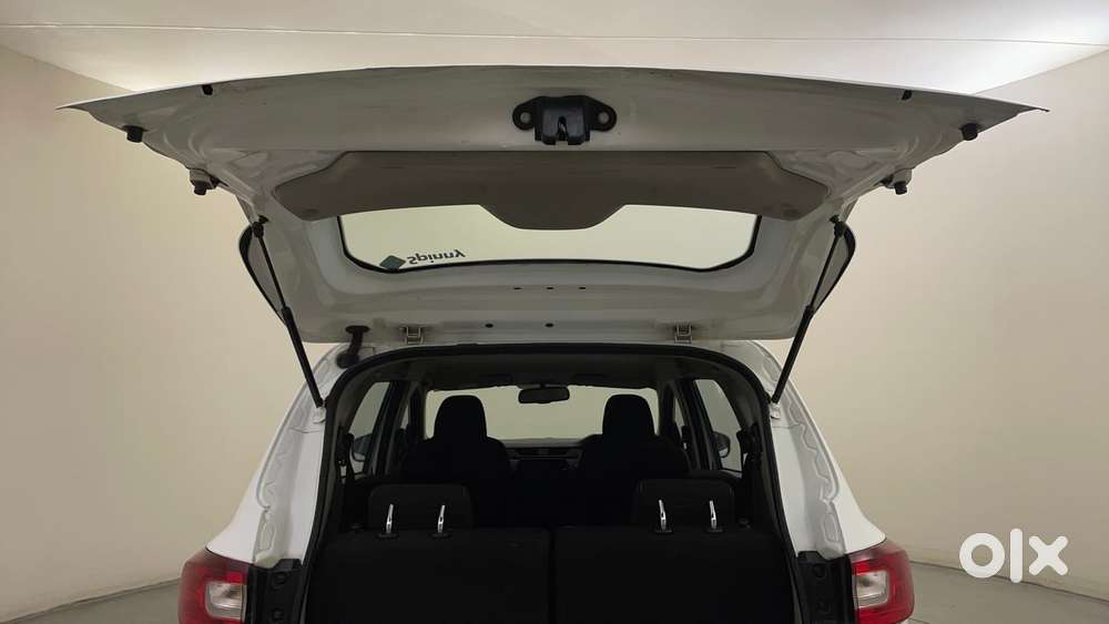 Renault Triber Rxt, 2022, Petrol