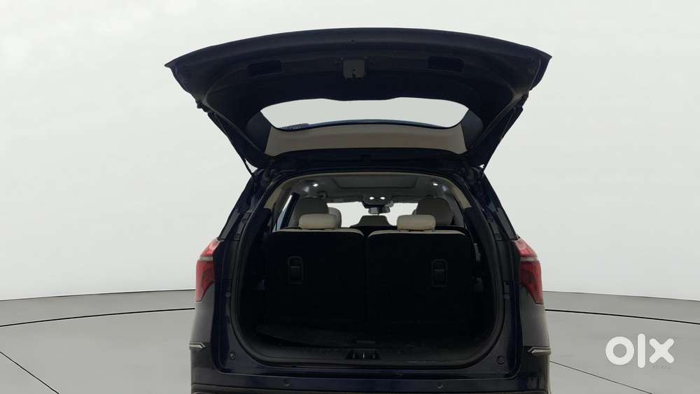 Mahindra Xuv700 2.0 Ax 7 Petrol At Str, 2022, Petrol