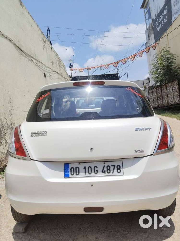 Maruti Suzuki Swift Vxi Optional, 2017, Petrol