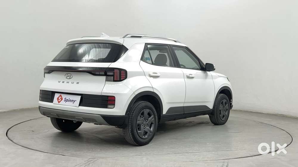 Hyundai Venue 1.2 S (o), 2023, Petrol