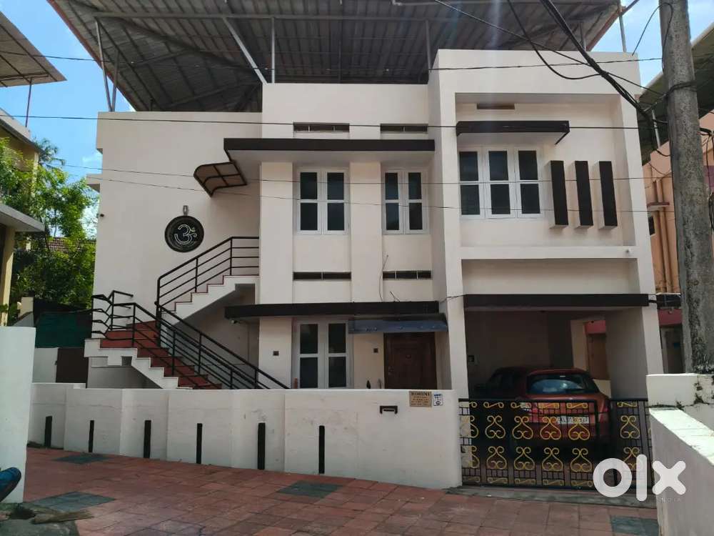 4BHK+
