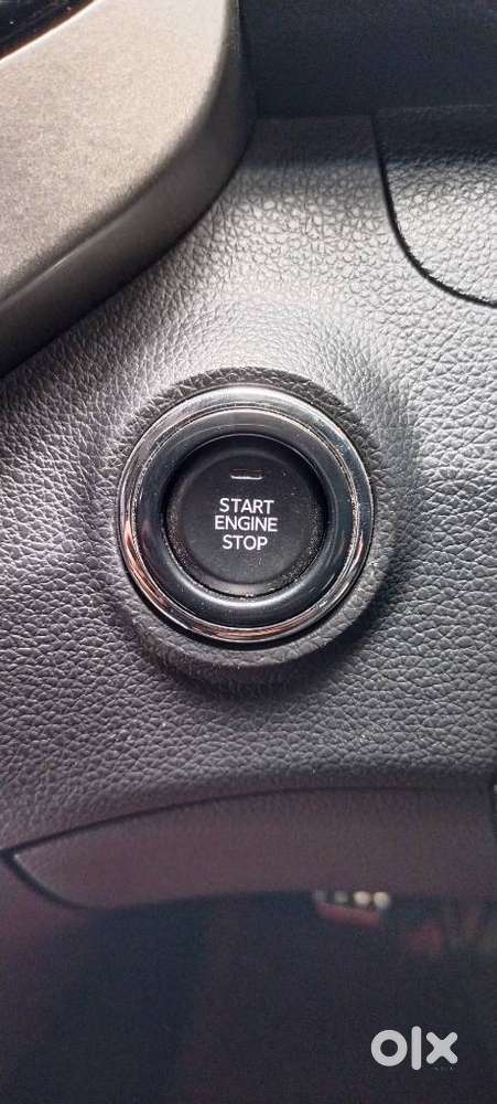 Mahindra Xuv300 W8, 2023, Petrol