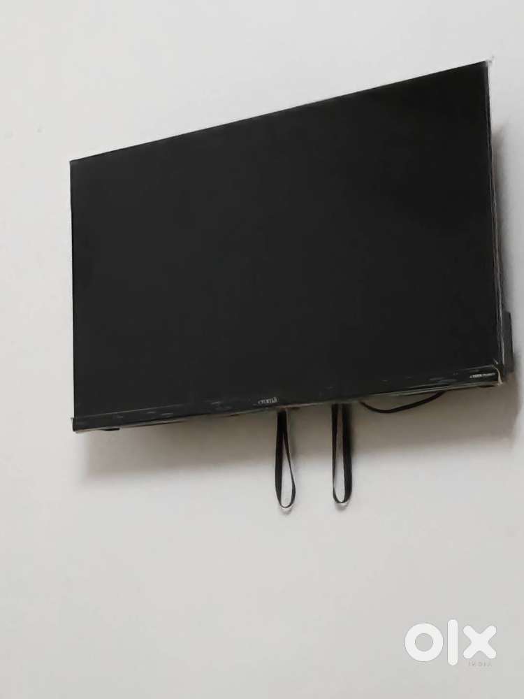 Croma 32 Inch tv ..