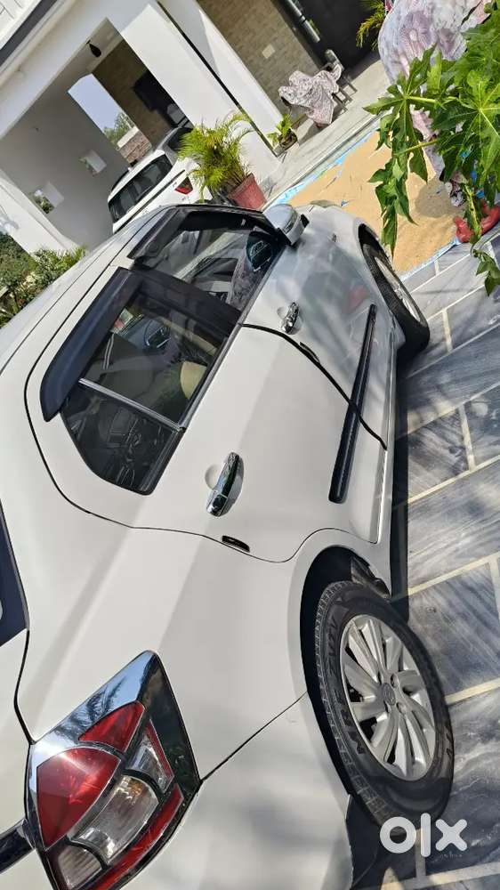 Maruti Suzuki Swift Dzire 2015 Diesel 98200 Km Driven