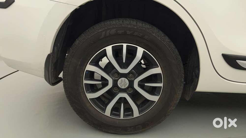 Maruti Suzuki Dzire Vxi Ags, 2023, Petrol