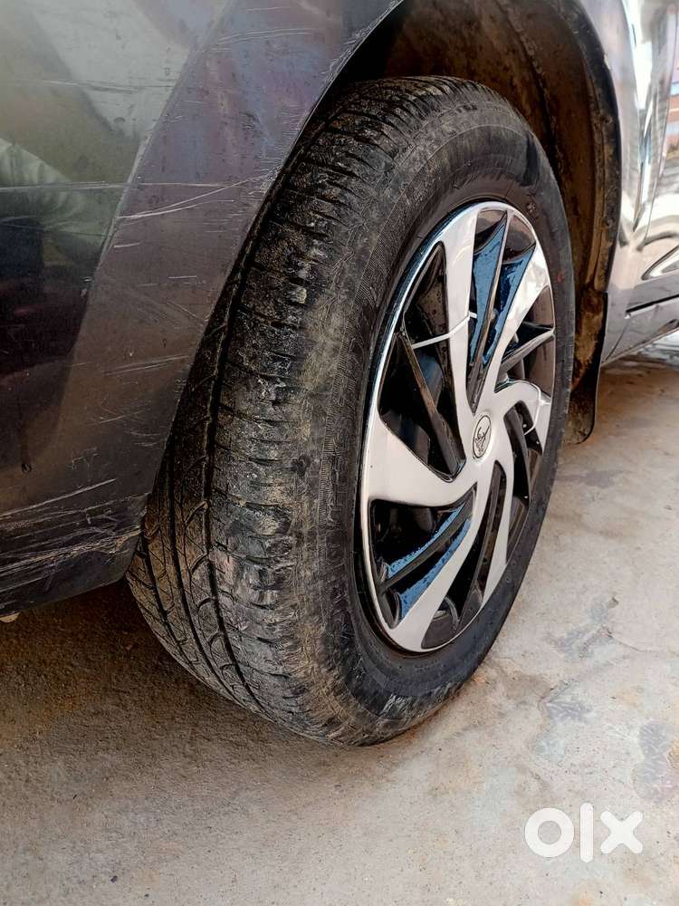 Brnd Tata Model Zest Variant 1.2t Revotron Xm Year 2016 Fuel Petrol