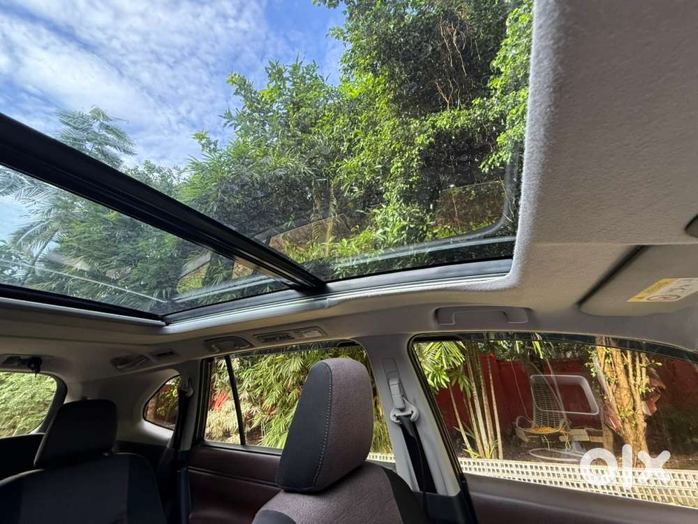 2023 Pristine Toyota Innova Hycross Vx(o) Attitude Black