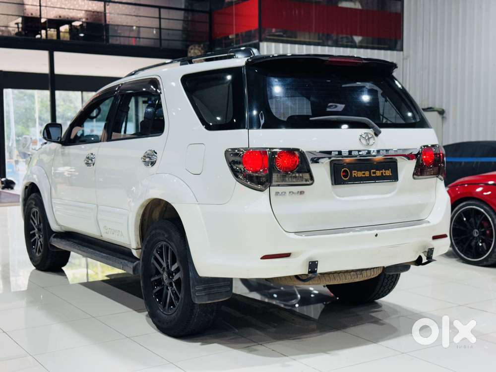 Toyota Fortuner 4x4 Manual Limited Edition, 2014, Diesel