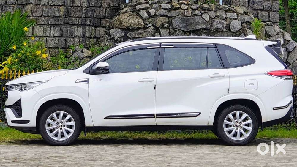 Toyota Innova Hycross 2.0 Zx (o) Hybrid 7 Str, 2024, Petrol