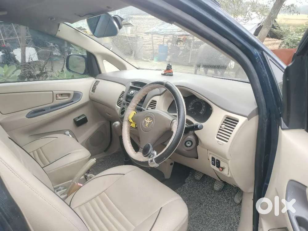 Toyota Innova 2006 Diesel 130000 Km Driven