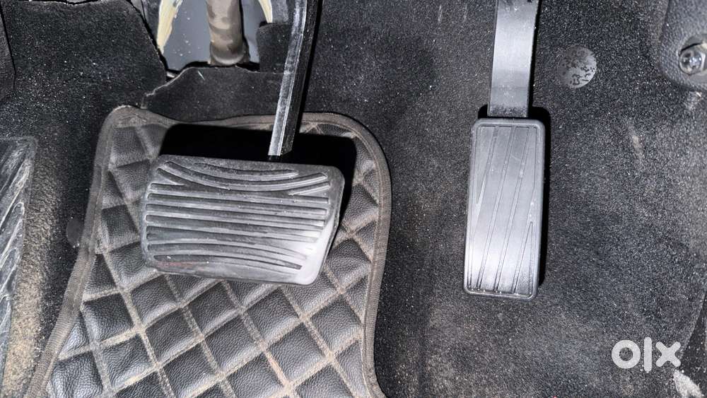 Mahindra Xuv700 2.0 Ax 5 Petrol At Str, 2023, Petrol
