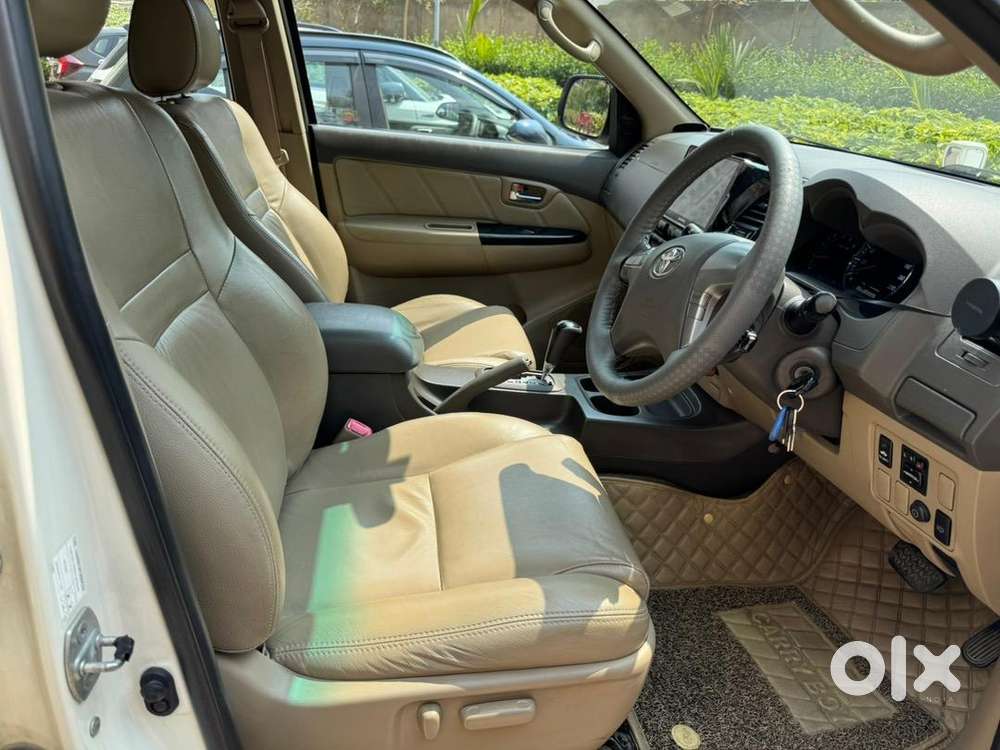 Toyota Fortuner Pearl White At Diesel Excellent Maintenance