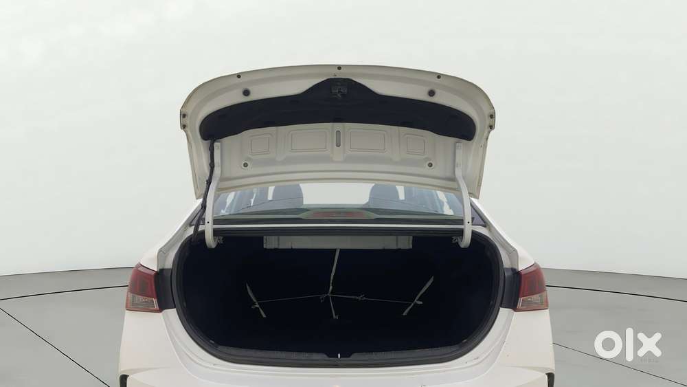 Hyundai Verna 1.5 Sx Vtvt, 2022, Petrol