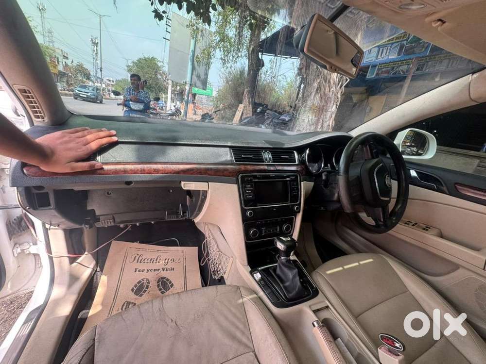 Skoda Superb 2013 Petrol 70000 Km Driven